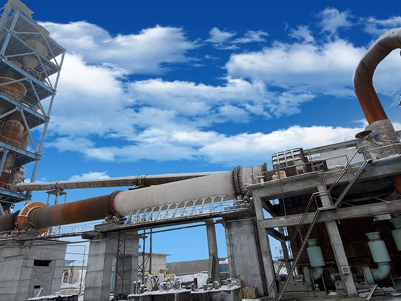 China New 3000tpd 42.5 Portland Cement Factory Limestone Rotary Kiln