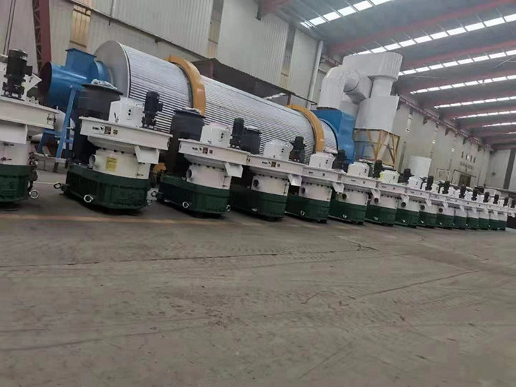 China Factory Offered 2-3tph 700 Biomass multi function 2-3ton capacity vertical ring die pellet mill