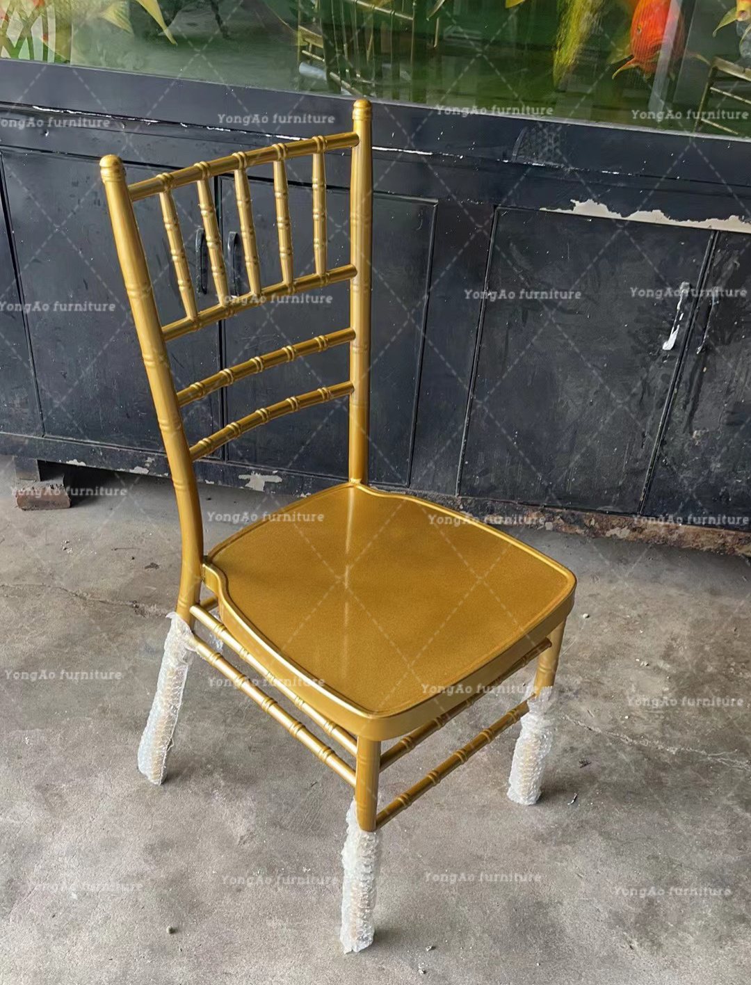 601 Metal chiavari chair wholesale wedding chair stackable gold tiffany chair