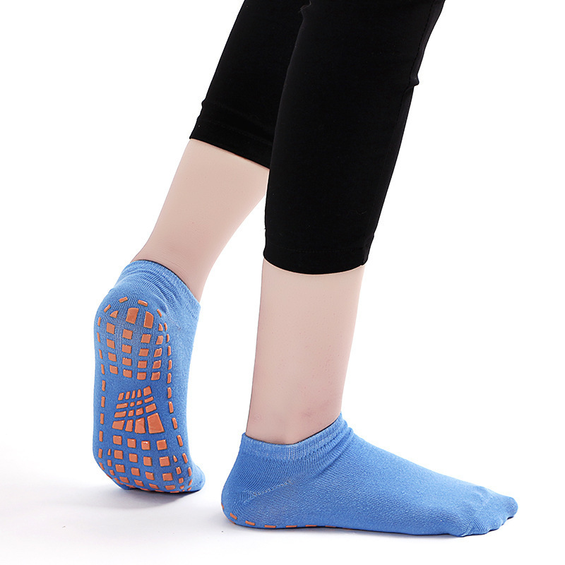 Wholesale Children Adults Custom Trampoline Park Anti Slip Socks Trampoline Grip Socks for Kids