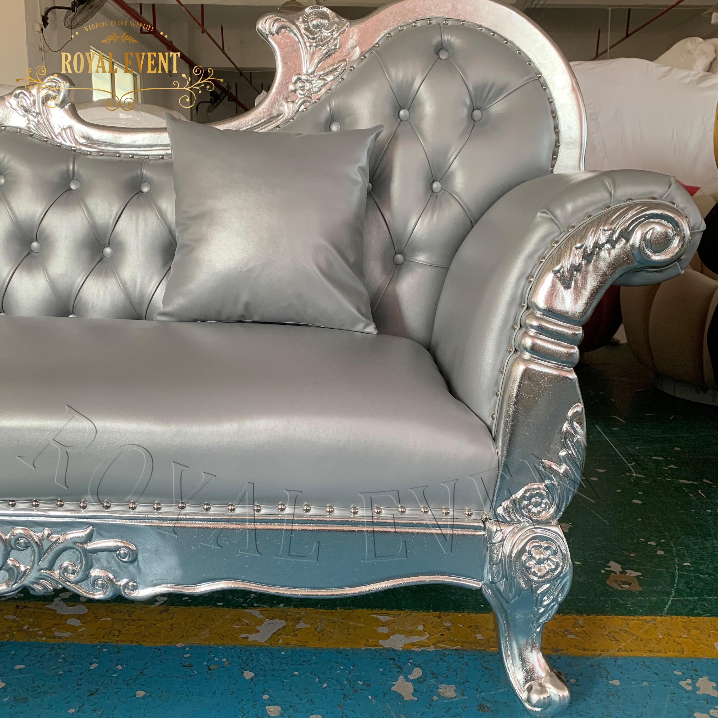 Wholesale Weeding Sliver leather cushion throne chairs for bride and groom sofa chairs for events