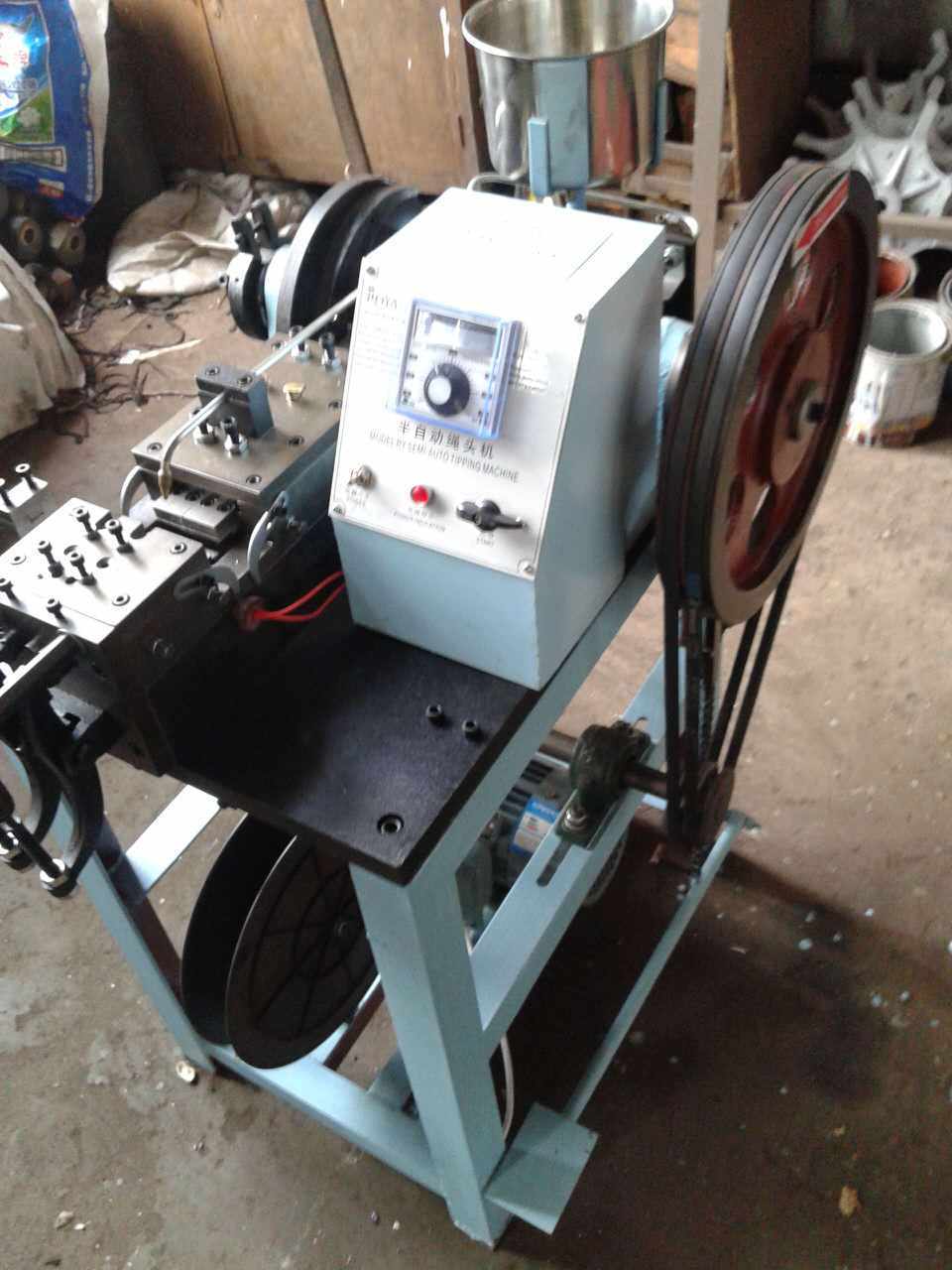 Semi-automatic shoelace tipping machine dies handbag rope tipping machine