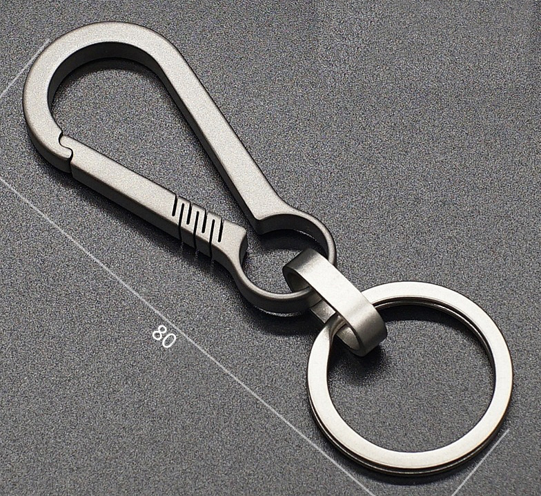 Titanium alloy bottle opener keychain personality creative simple men's and women's waist car key chain ring