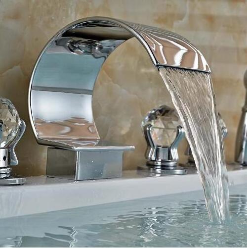 Deck Mounted Hand Sprayer Bathtub Mixers 5 Install Holes Triple Handles Waterfall Spout Brass Tub Faucet