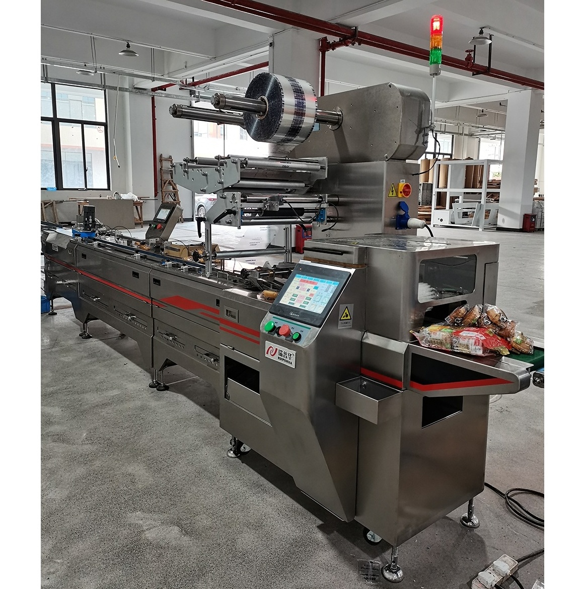 High Quality Multifunction Bakery Bread Bag Pillow Packing Machine pizza toast croissant pita bread packaging packing machine