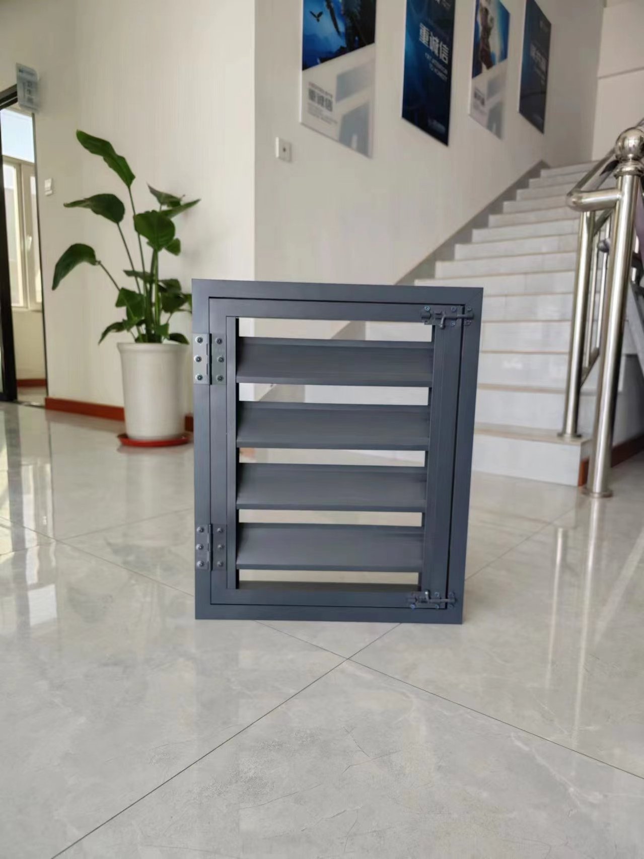 Factory Price Can Be Customized Aluminum Glass Shutters Folding Screen Aluminum Shutters