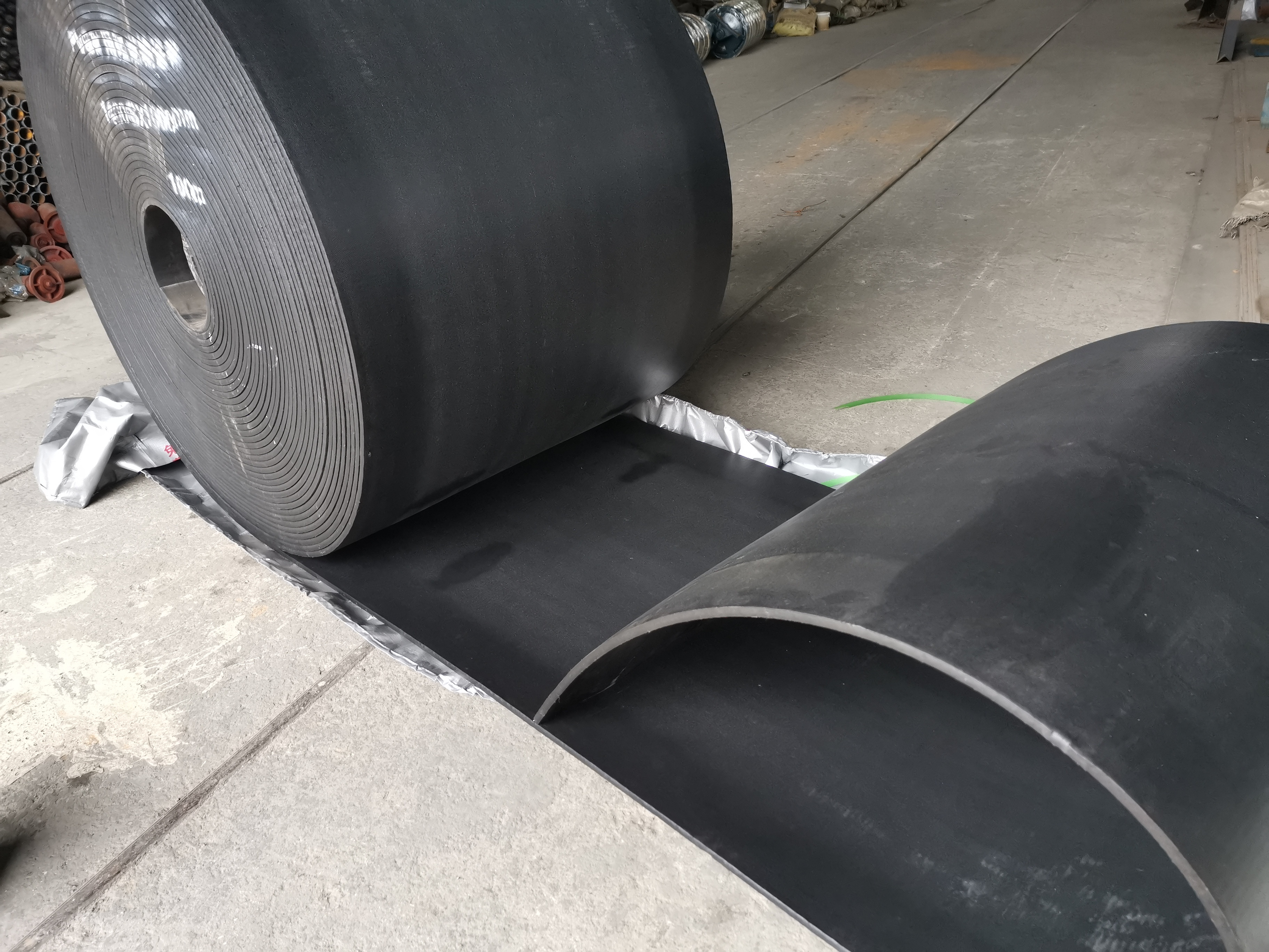 Portable Underground Coal Mine PVC PVG Whole Core Flame Retardant Rubber Conveyor Belt