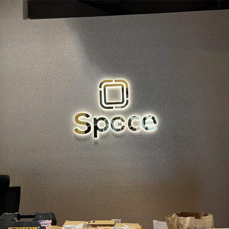 Customized 3D Logo Sign Glow Indoor Name Wall Sign Backlit Lobby Signs For Business