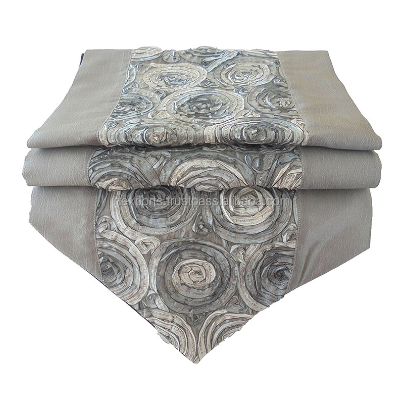 New Arrival Latest Design Top Selling Custom Size 100% Cotton Table Runner at Wholesale Price