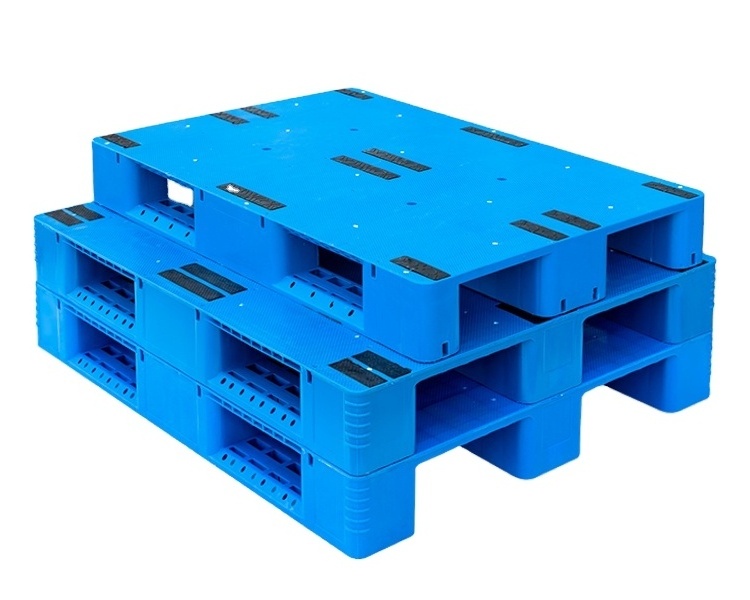 Best price 1212 series HDPE / PP three runners Solid Deck Large Plastic Pallets