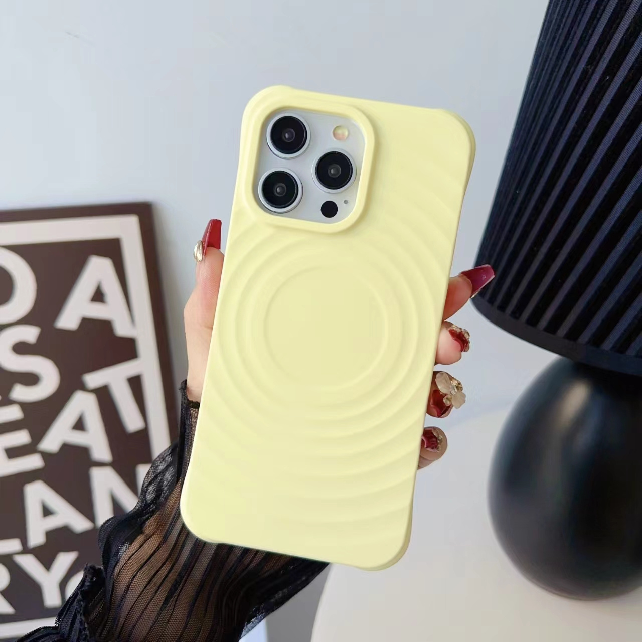 Skin-friendly  3D Creative Wave Magnetic Mobile Phone Case for iPhone 12 11 pro max XR Silicone Four Corner Drop-resistant  Case