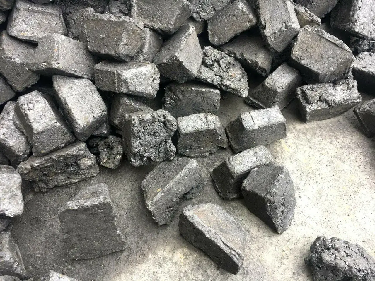 Ferro Silicon (Fe Si) ferro silicon 72 ferro silicon lump 10-60mm raw materials ferroalloy for steel production