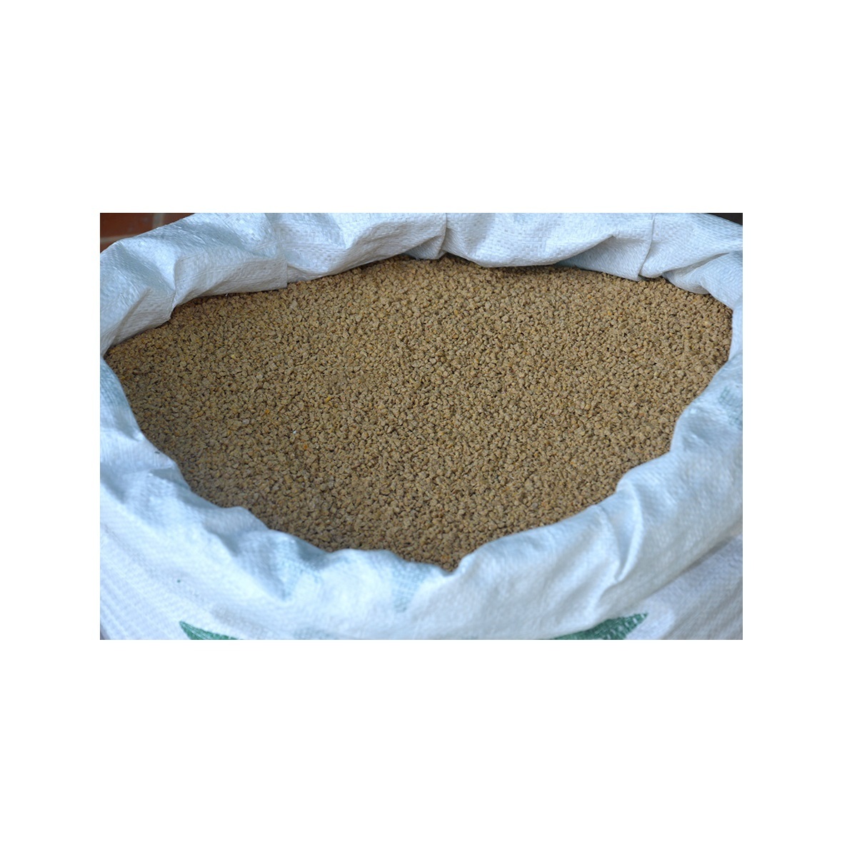 Wholesale chicken meat and bone meal natural animal feed flour in bigbags 95*95*180 poultry meal bulk supply