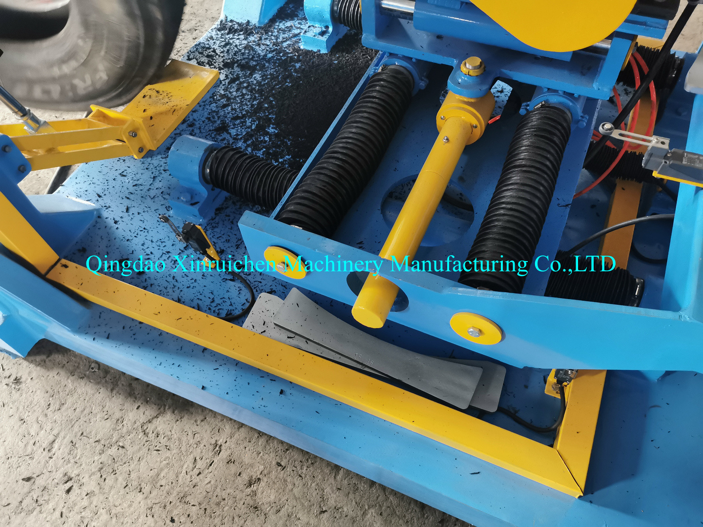 tire tread buffing machine / tyre retreading machine