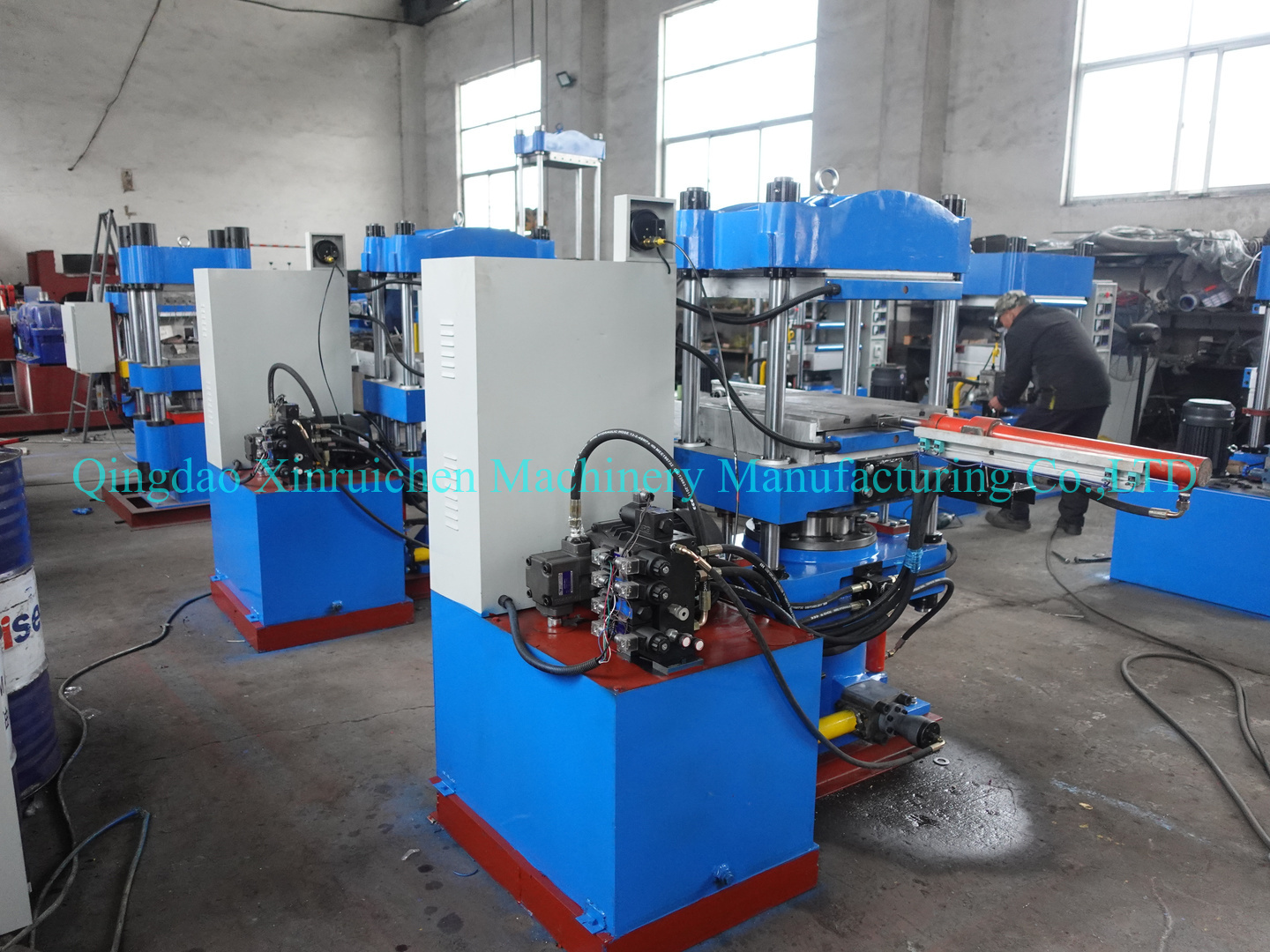 100Tons Pvc Key Chain Dispensing Machine Silicone Rubber Patch Making Machine pvc molding machine