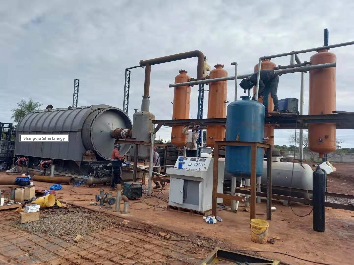 Free Pollution Fully Automatic continuous waste tyre recycling pyrolysis plant for converting waste plastic to fuel oil