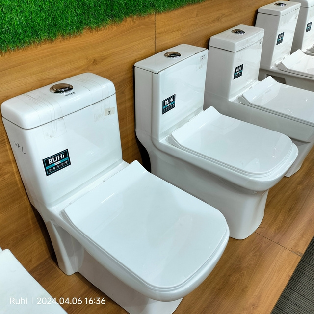 Wholesale Cheap Floor Mounted Ceramic Wc Water Closet S/P Trap Bathroom Commode Toilet Bowl One Piece Sanitary Ware Toilet