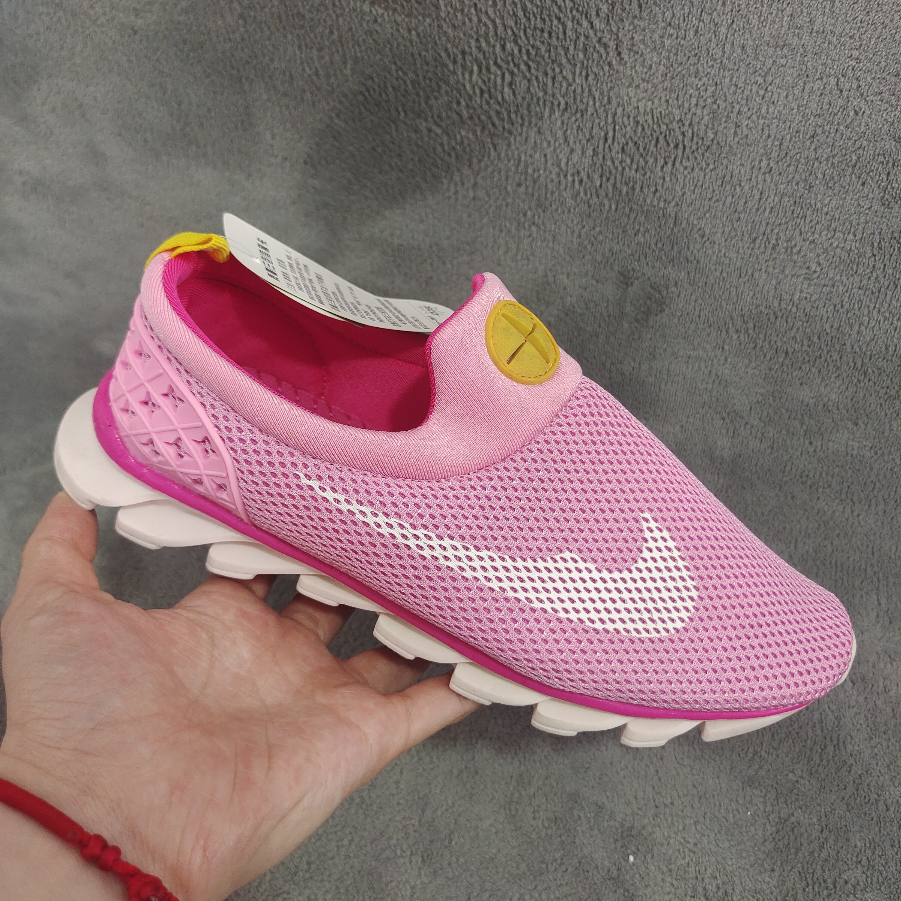 2023 new children's hot sale cheap bulk wholesale sports shoes comfortable fashion outdoor casual shoes