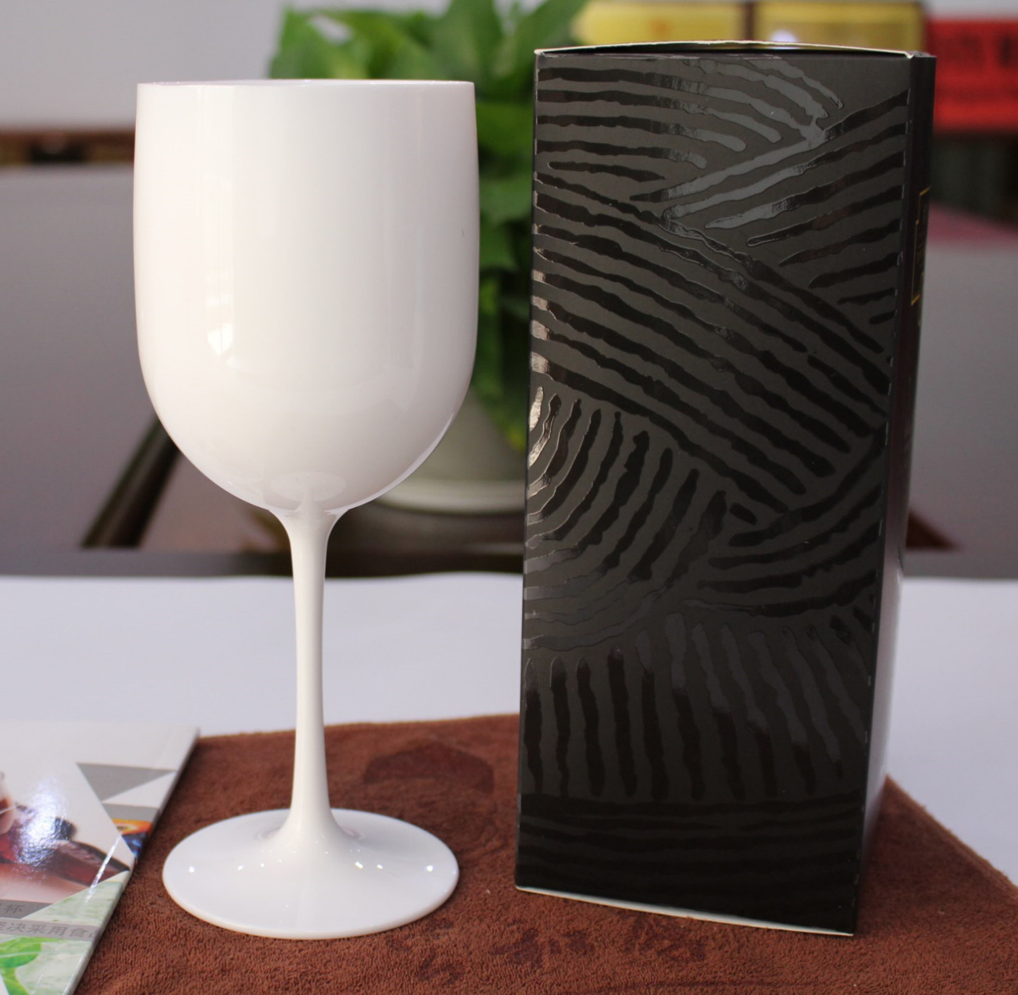 Wholesale PP Plastic Cups Reusable Wine Glasses White Champagne Glasses Red Plastic Cups Tall Glasses 480ml Gift