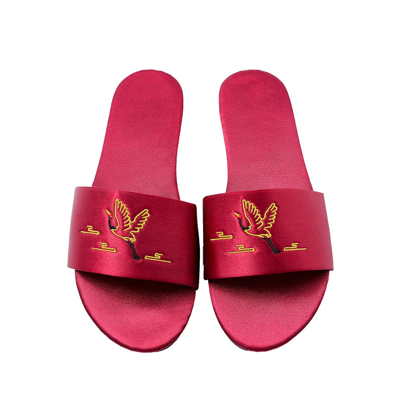 Embroidered new wedding bridesmaid slippers crane Girl Wedding silk red slippers wedding bride morning gown matching shoes