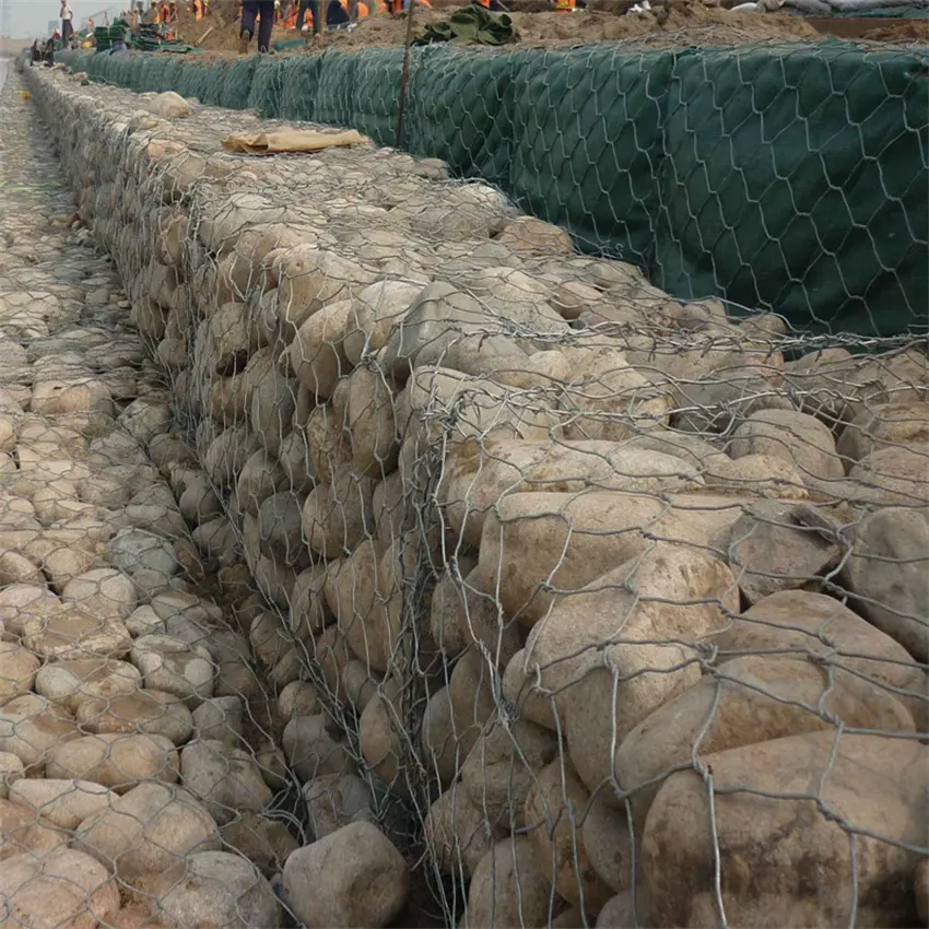 Hot selling galvanized gabion box wire mesh fencing Stone cage wall 5x1x1m in Peru market