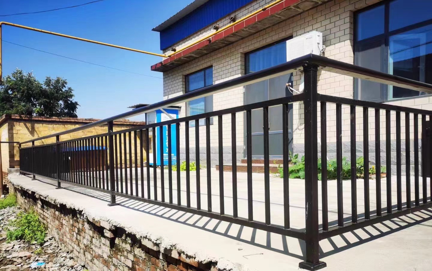 Factory direct sales stainless steel guardrails home villa balcony guardrails indoor and outdoor safety fences