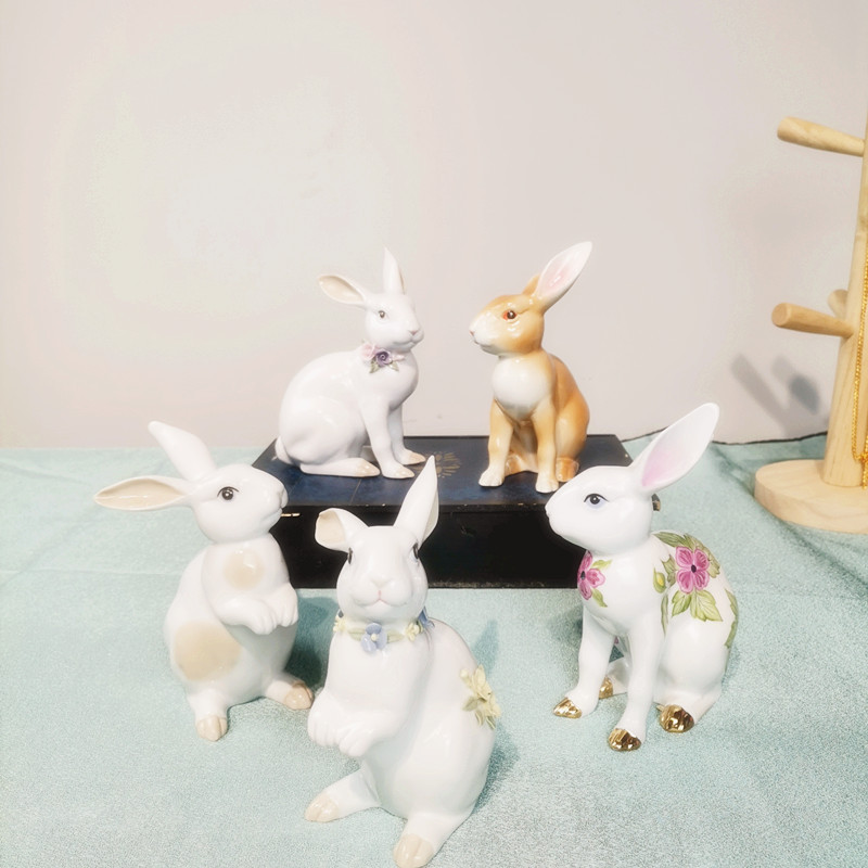 2022 Manufacturer Hand Craft White&Blue Ceramic Ornament Rabbit Art Statue Figurine for Home &office Desktop Decor &gift