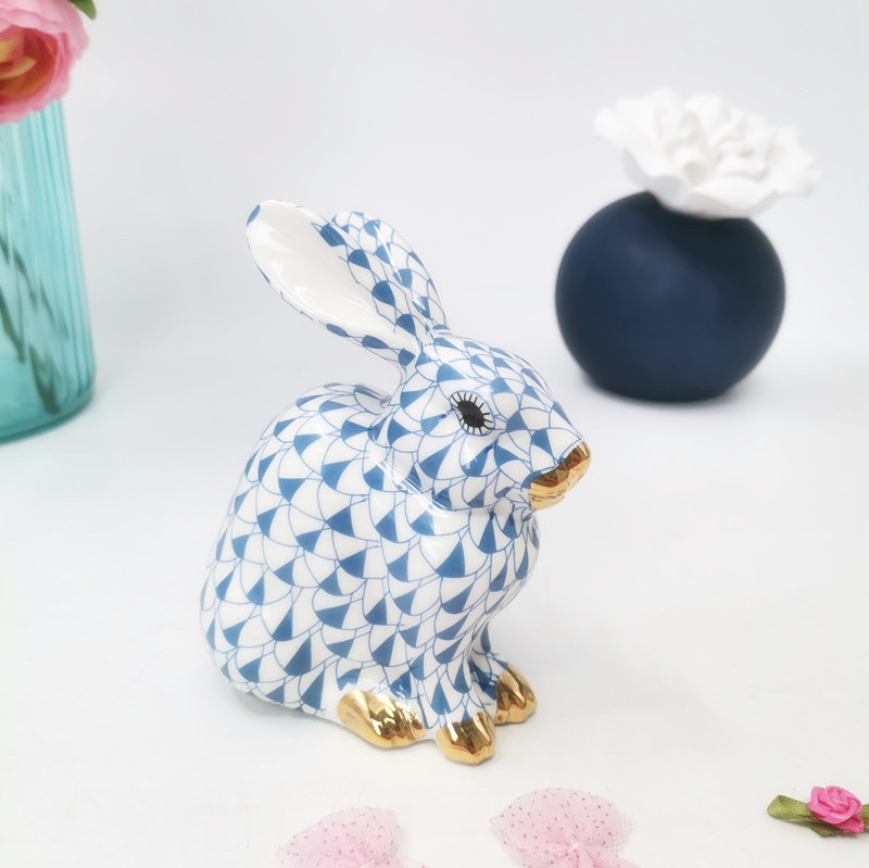 2022 Manufacturer Hand Craft White&Blue Ceramic Ornament Rabbit Art Statue Figurine for Home &office Desktop Decor &gift