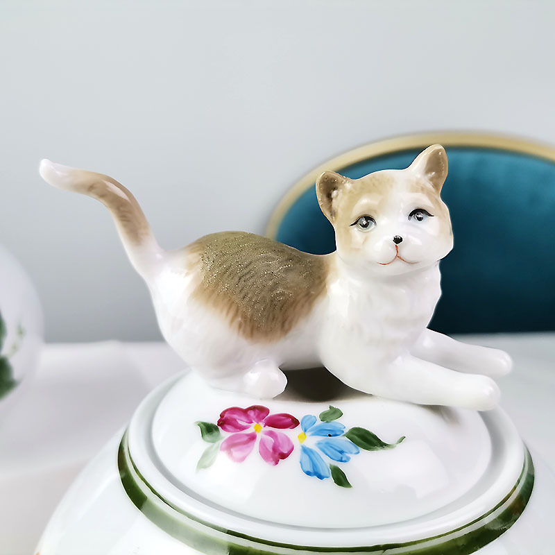 2023 Retro ceramic suit design ceramic animal cookie jar