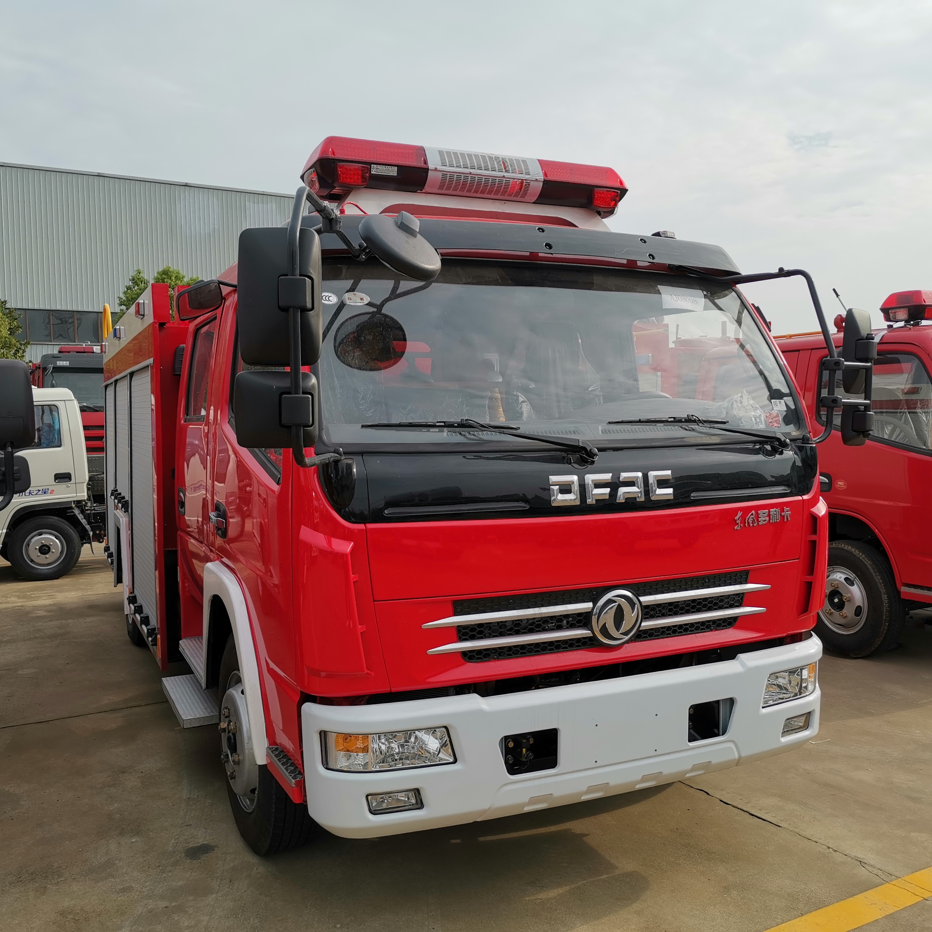 Dongfeng 4X4 All Wheel Drive Fire Apparatus 3500liter 4tons off Road Water Tank Fire Fighting Truck