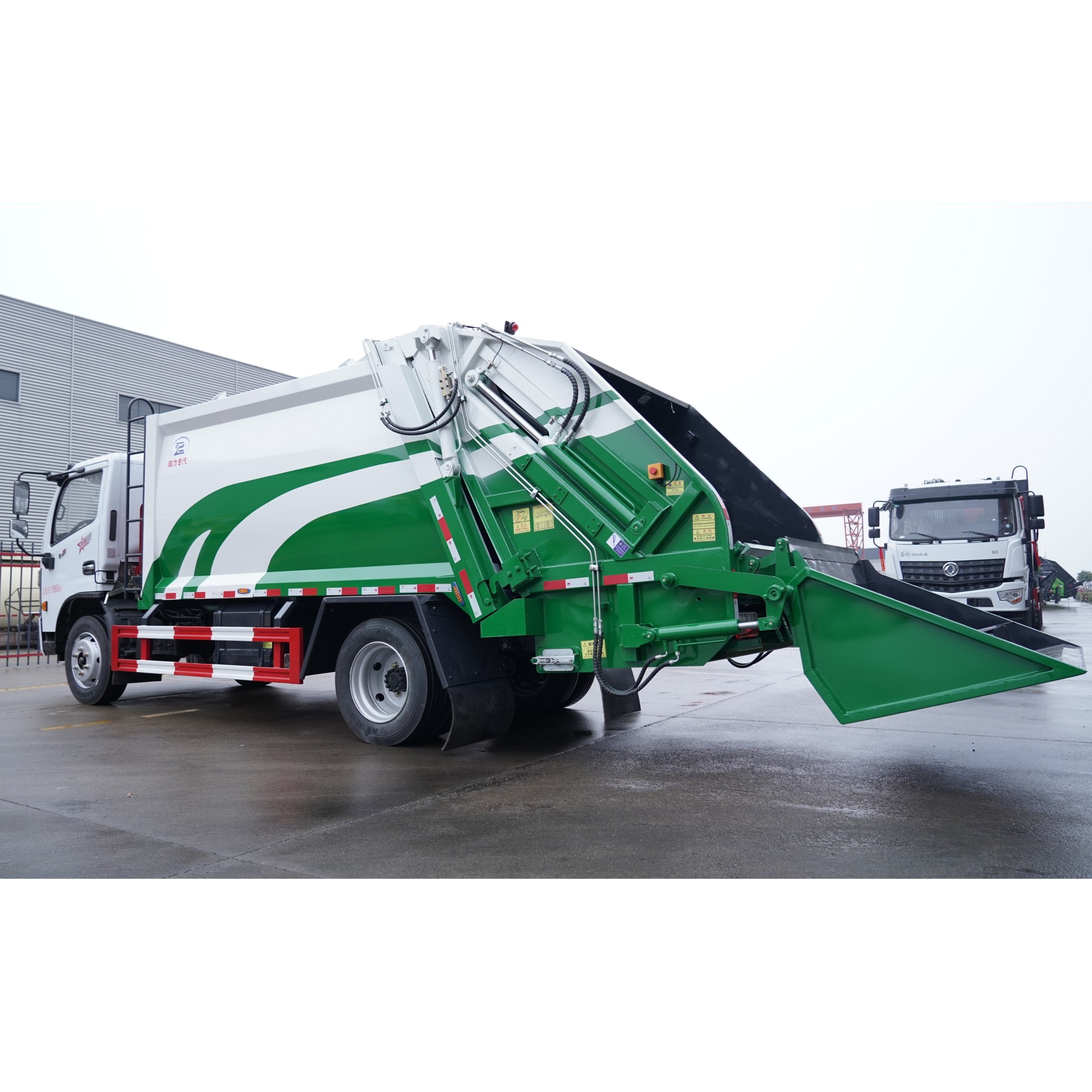 6tons Garbage Compactor Truck 8000liters Waste Disposal Trucks With Hydraulic Rear Load Handles