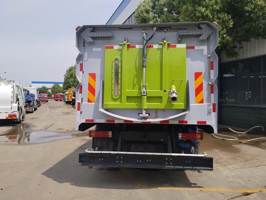 China Shacman 8tons Washing Sweeper Vehicle 16cbm Street Sweeping Vacuum Truck for Road Cleaning