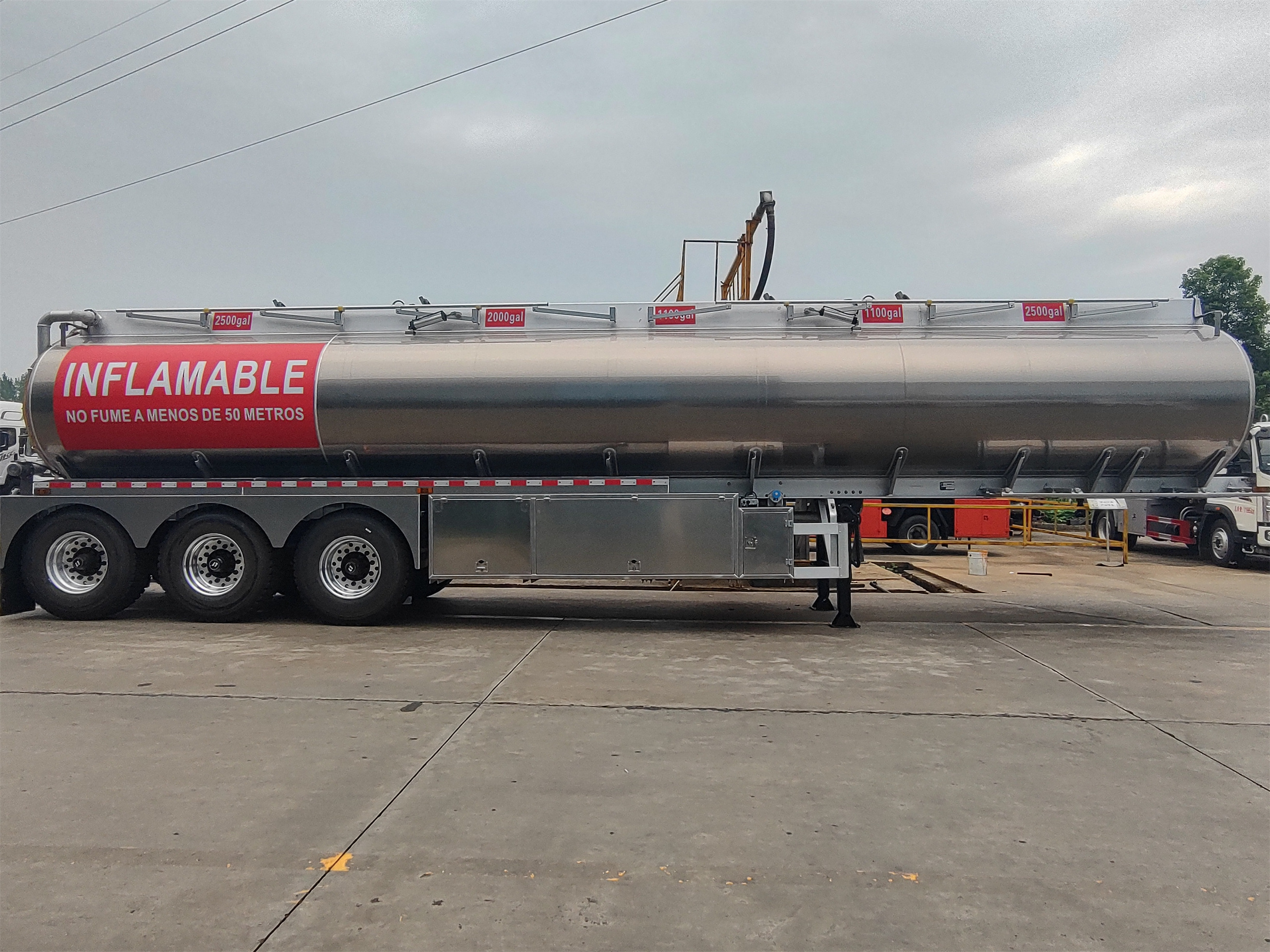 3 Axles 25000L Stainless Steel/Aluminum Alloy Tanker Truck Semi Trailer for Oil/Fuel/Diesel/Gasoline/Crude/Water/Milk Trans