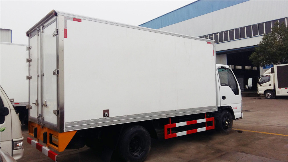 ISUZU 4X2 Commercial Refrigerated Refrigerator Freezer Reefer Box Truck For Sale