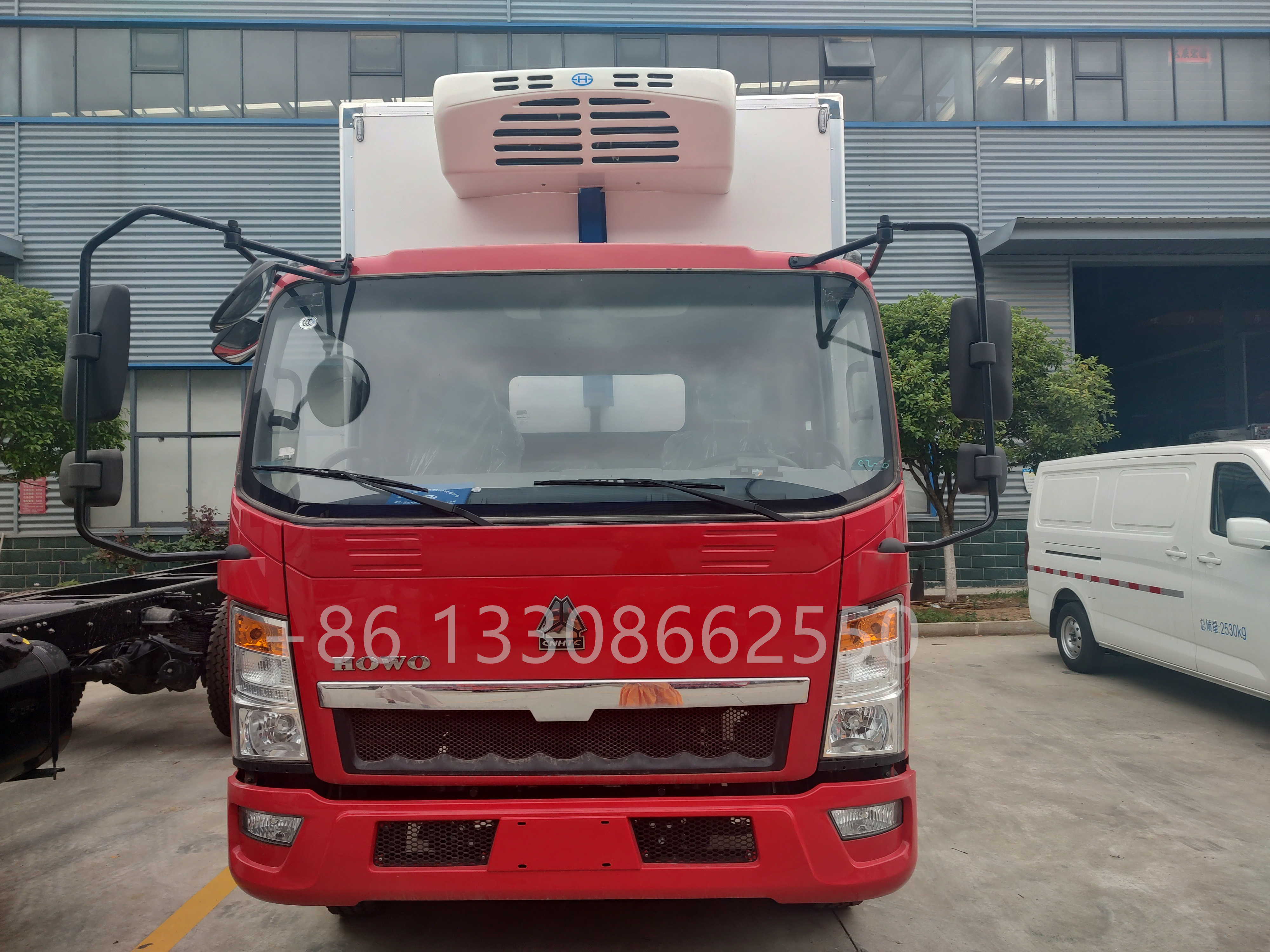 Howo Refrigerator Van Lorry Truck Freezer Box Truck Cooling Van Truck Refrigerated Box Vehicle for Meat Fish and Vegetable