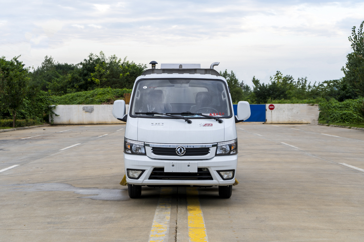 Dongfeng Mini Road Sweeper Truck 2.5m3 Street Vacuum Cleaner Truck