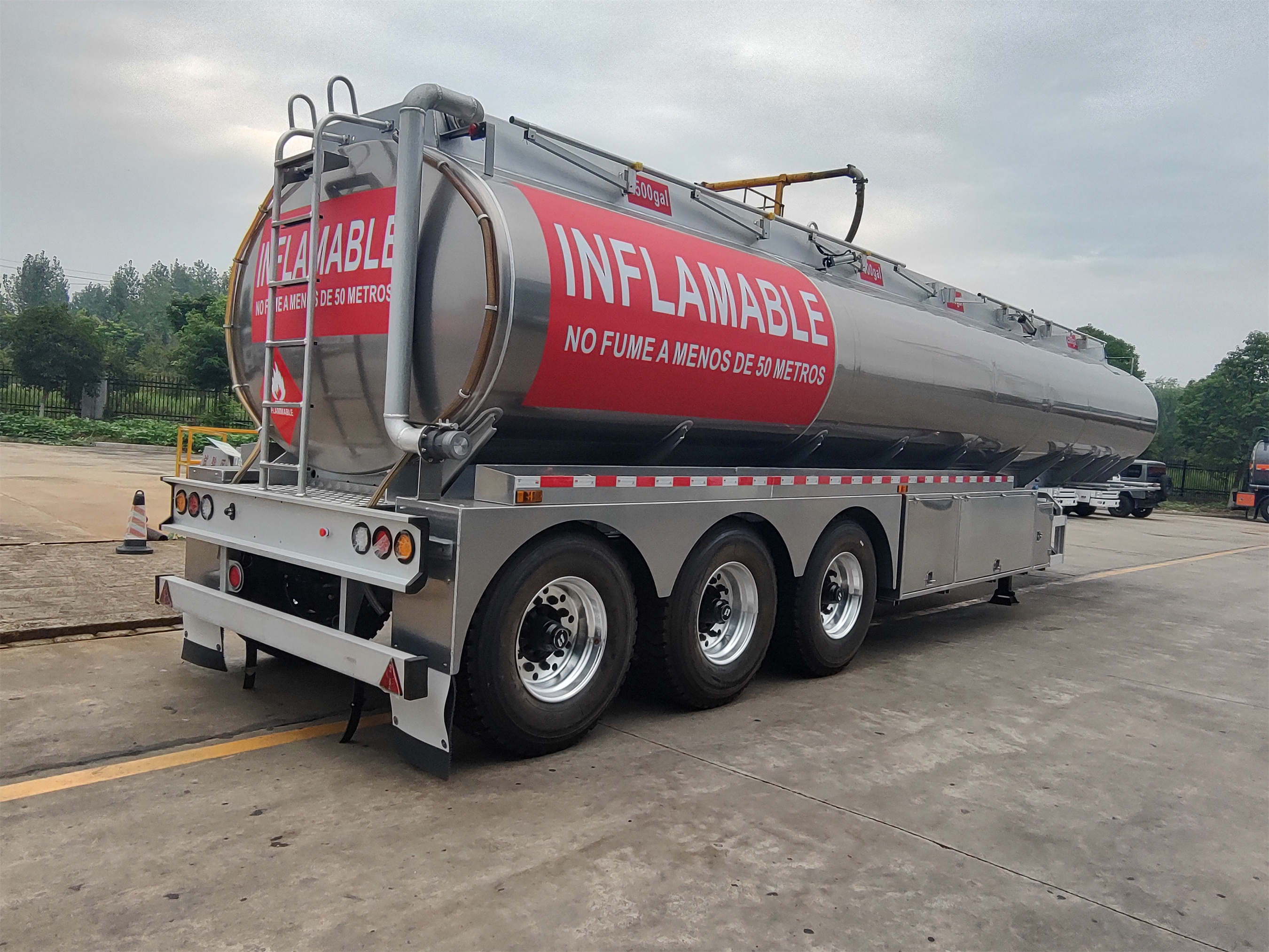 3 Axles 25000L Stainless Steel/Aluminum Alloy Tanker Truck Semi Trailer for Oil/Fuel/Diesel/Gasoline/Crude/Water/Milk Trans