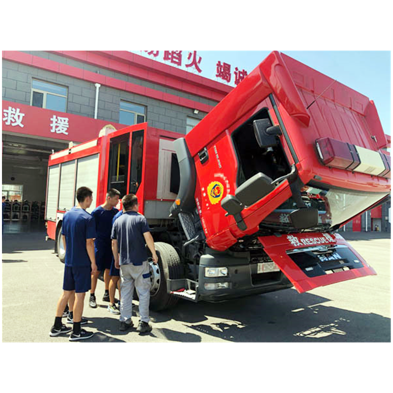 New MAN 8000 Liter 3m3 Water Tank ISUZU HOWO 4X2 6X4 Fire Fighting Truck on Sale with Best Price