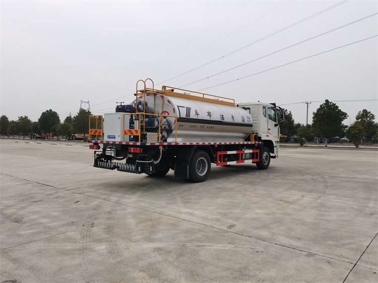 Road Construction 6X4 4X2 Asphalt Gravel Spreader and Distributor Spreader Truck Chip Sealer Vehicle Asphalt Chip Sealer Truck