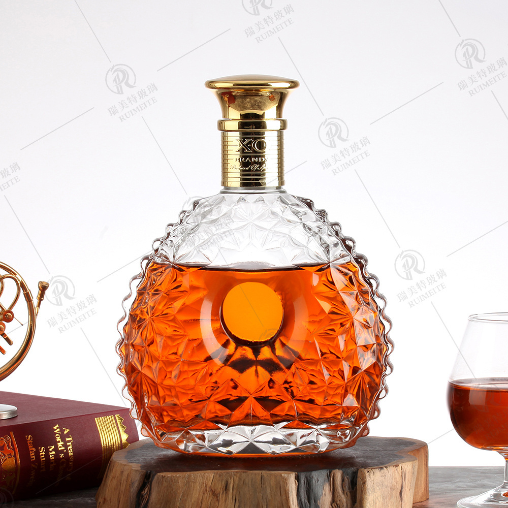 Custom factory empty whisky bottle beverage whisky glass container  Most Popular exotic liquor whisky glass bottle