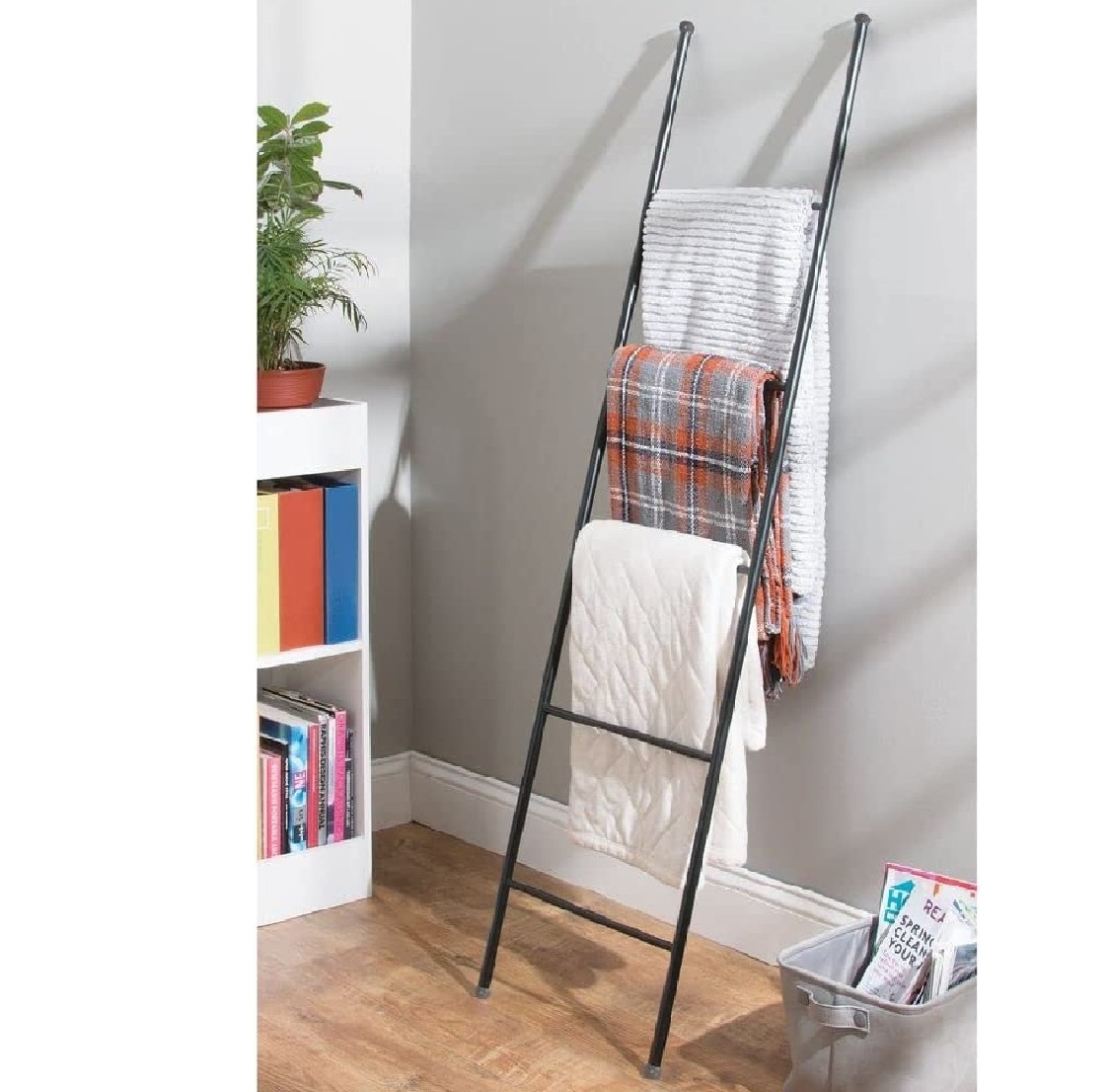 Ladder 4 Layer Towel Rack Floor Quilt Display Racks Towel Rack for Bathroom Laundry Room