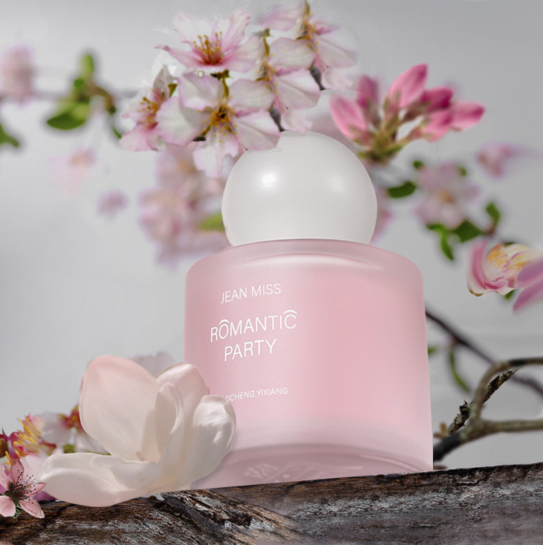 Spring cherry blossom women's perfume is fresh, natural and light. It's the same with Tiktok