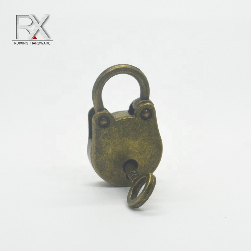 Antique brass metal alloy bag closure padlock with key bag lock Hanging jewelry box lock clasps latch for handbag luggage case