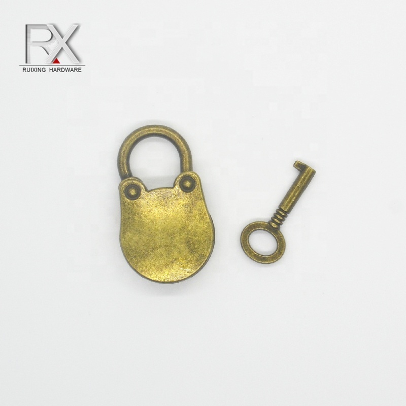 Antique brass metal alloy bag closure padlock with key bag lock Hanging jewelry box lock clasps latch for handbag luggage case