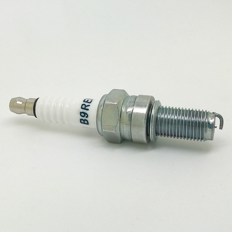 Best-selling torch motorcycle spark plug iridium adapts to yamh 125 to assist Loncin Jialing Qianjiang Zongshen scooter