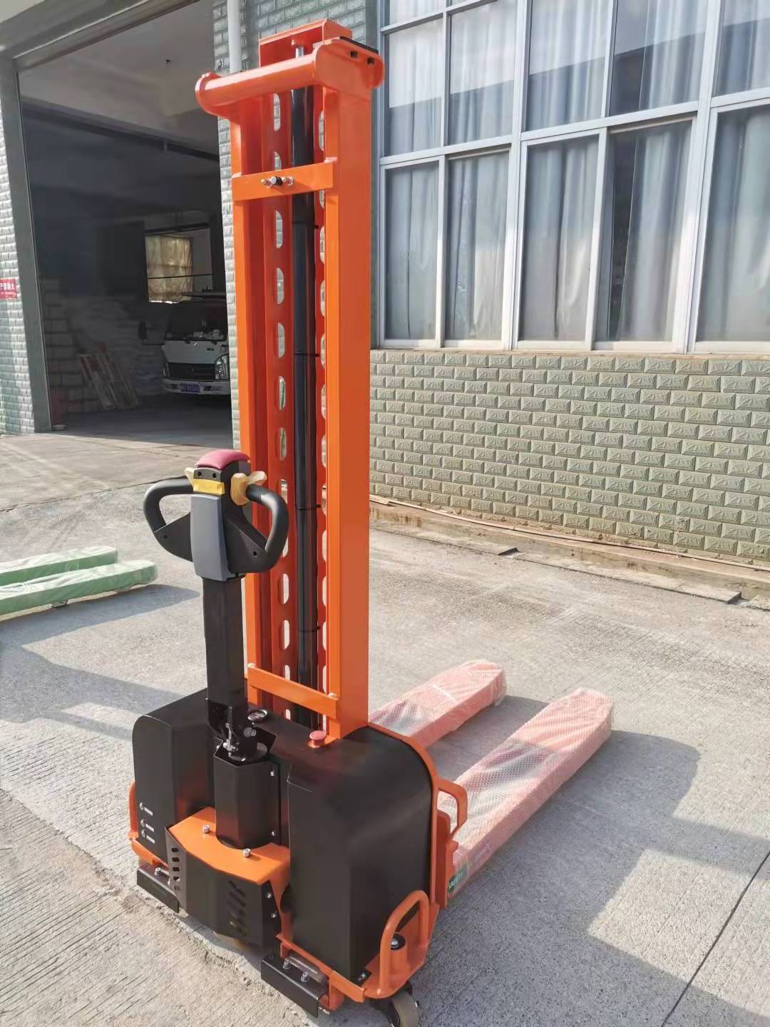 700kg Semi Electric Portable self loading pallet lift Self Lift Stacker