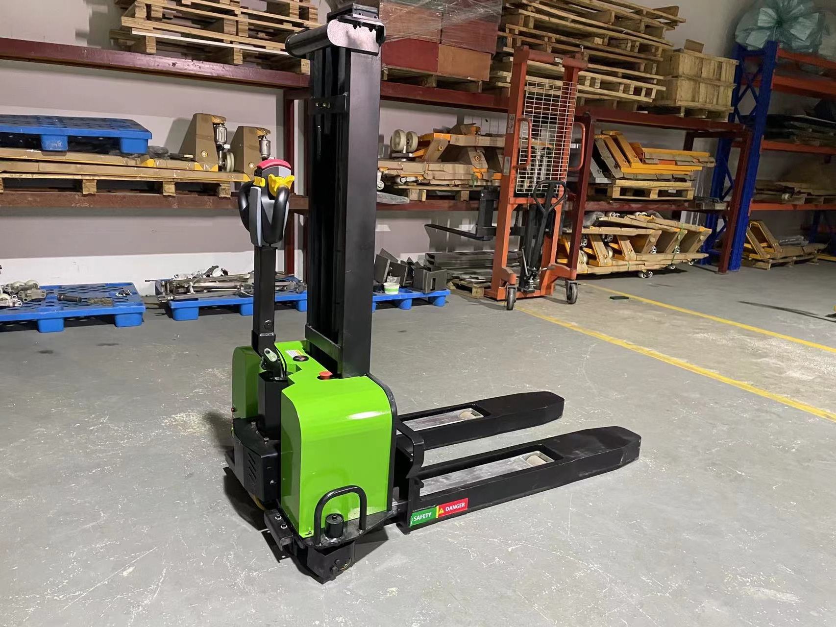 700kg Semi Electric Portable self loading pallet lift Self Lift Stacker