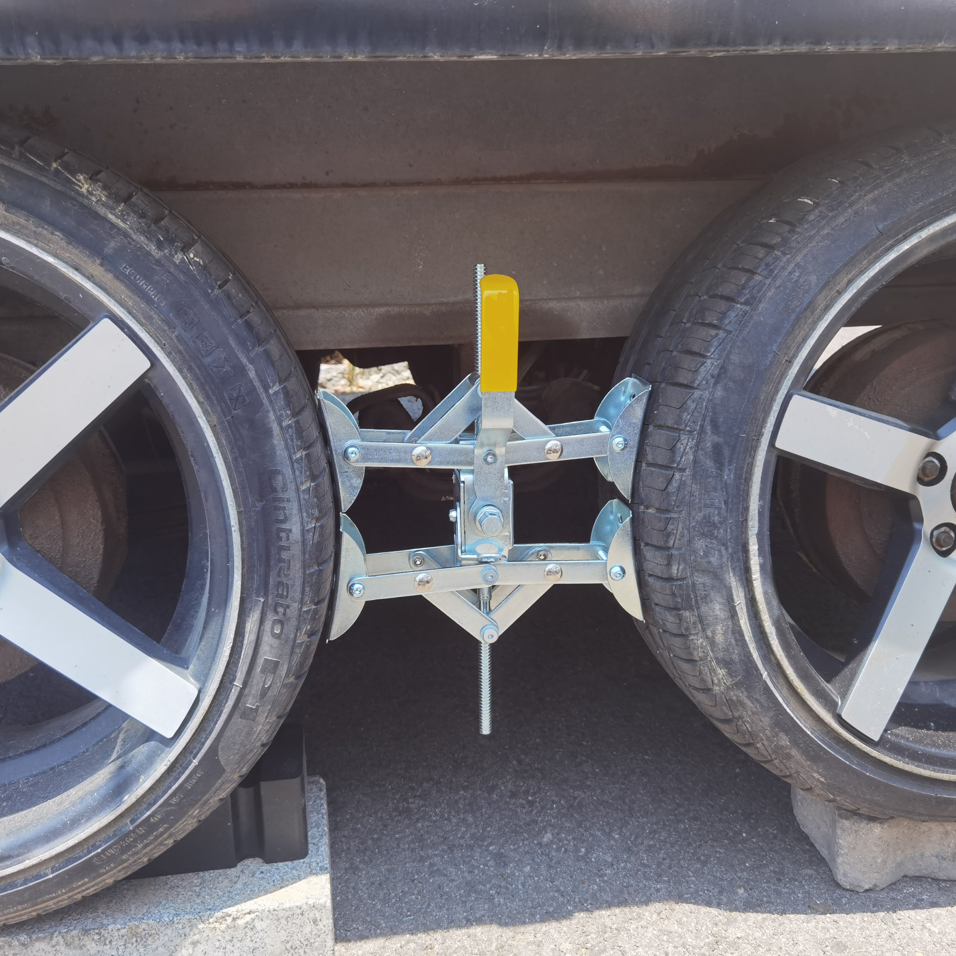 Camper Trailer Rock Solid Wheel Chock Stabilizer and X Chocks for Dual Axle and Single Axle