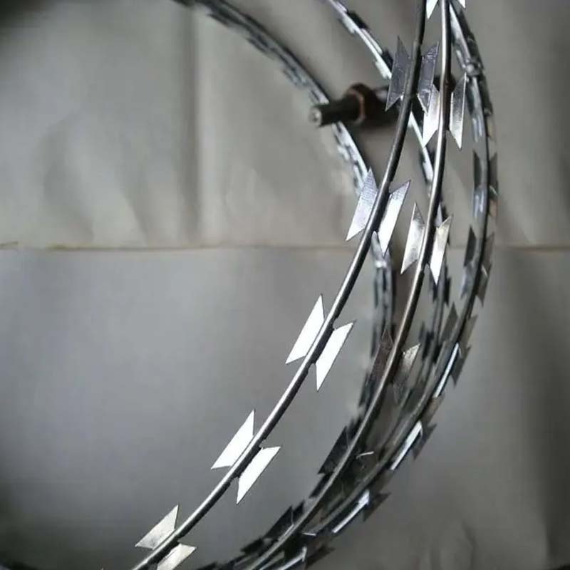 Advanced Processing Security Fencing Hot Dipped Galvanized Razor Wire Concertina Razor Wire