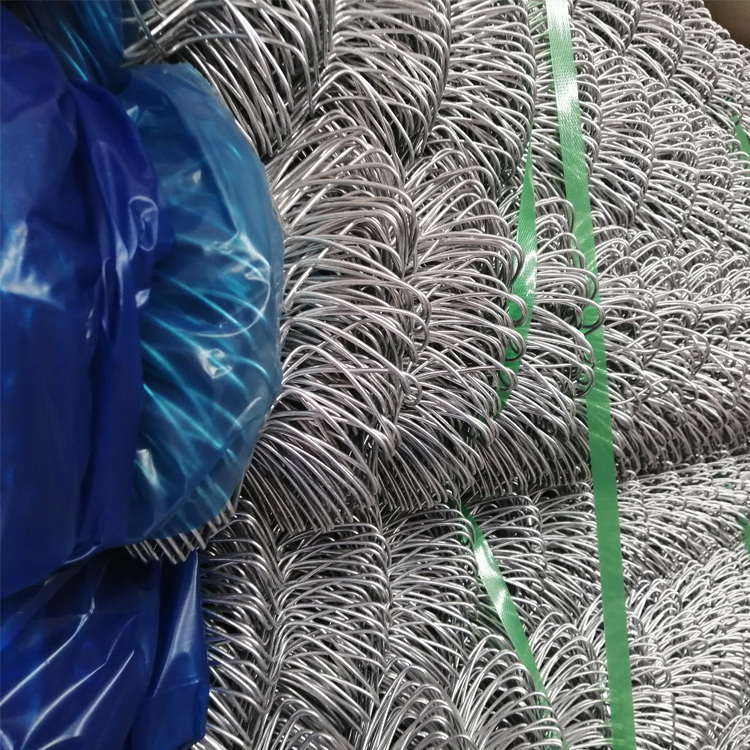 Wholesale Hot Dipped Galvanized Chain Link Fences Prices Diamond Mesh Wire Fence